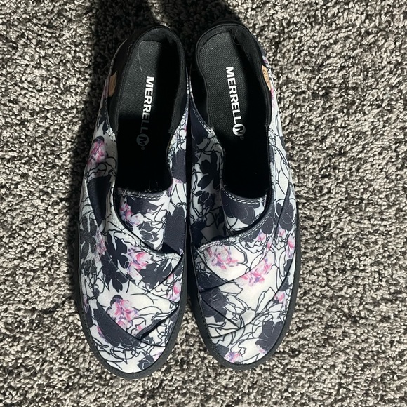 Merrell Shoes - Picture 4 of 4